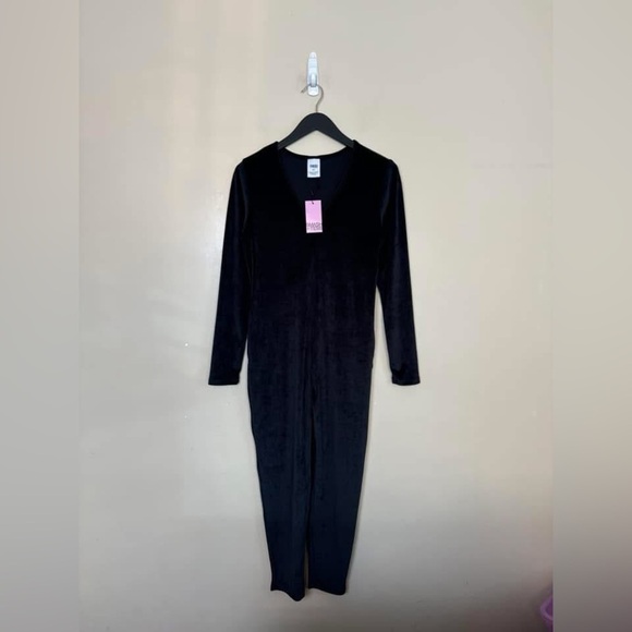NWT - SMASH + TESS Velour Friday Romper in Midnight Black. 🇨🇦 Small - Picture 4 of 7